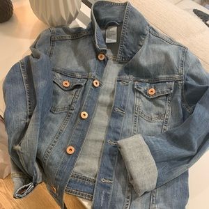 💕H&M classic jean jacket